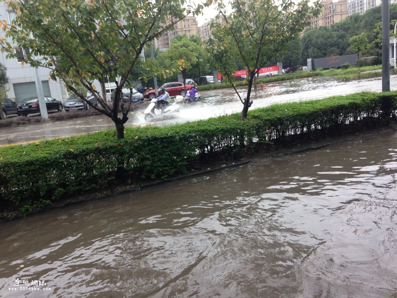 萬達附近一下大雨就積水