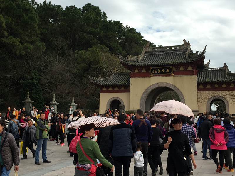 登岛先拜山门:菩萨,我回来勒!