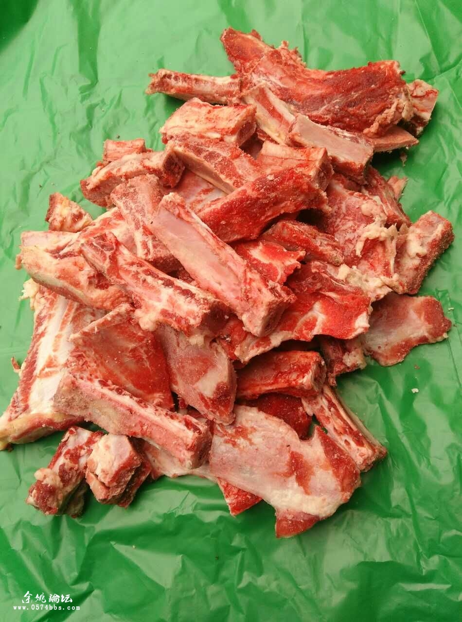 有便宜的新鲜牛骨头零售可喂狗人食的牛味也有