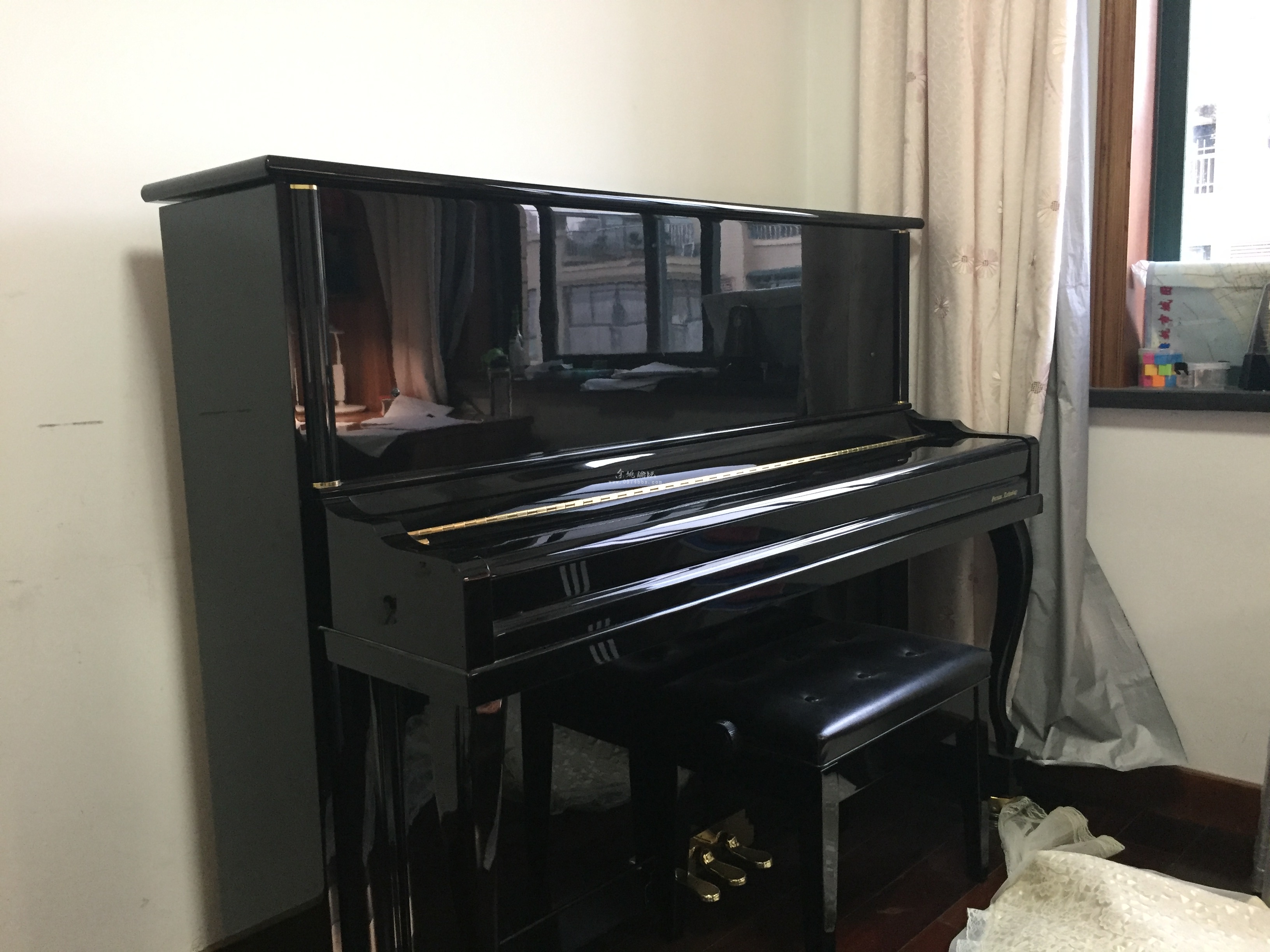 出95成新夏贝尔钢琴