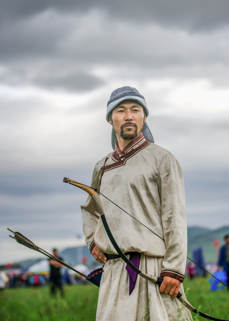 那达慕大会上的射箭比赛